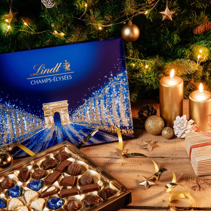 K p Lindt CHAMPS LYS ES Assorted Chokladask 469g P Delitea se K p Lindt CHAMPS LYS ES Assorted Chokladask 469g P Delitea se